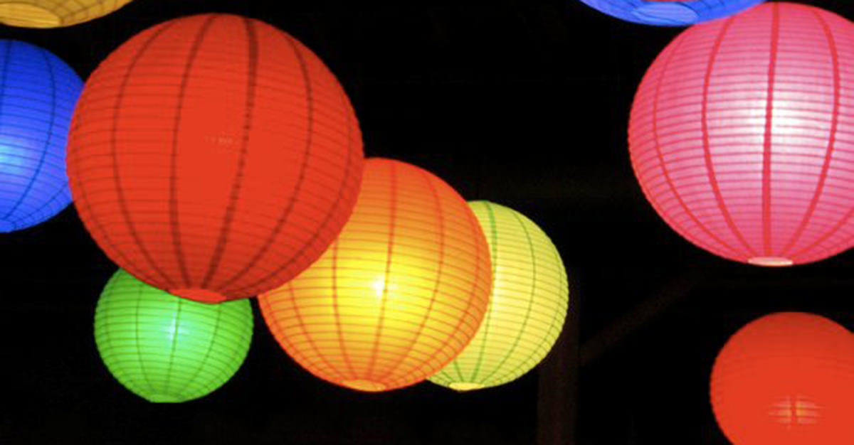 Buildable lanterns make for a fun party invitation.
